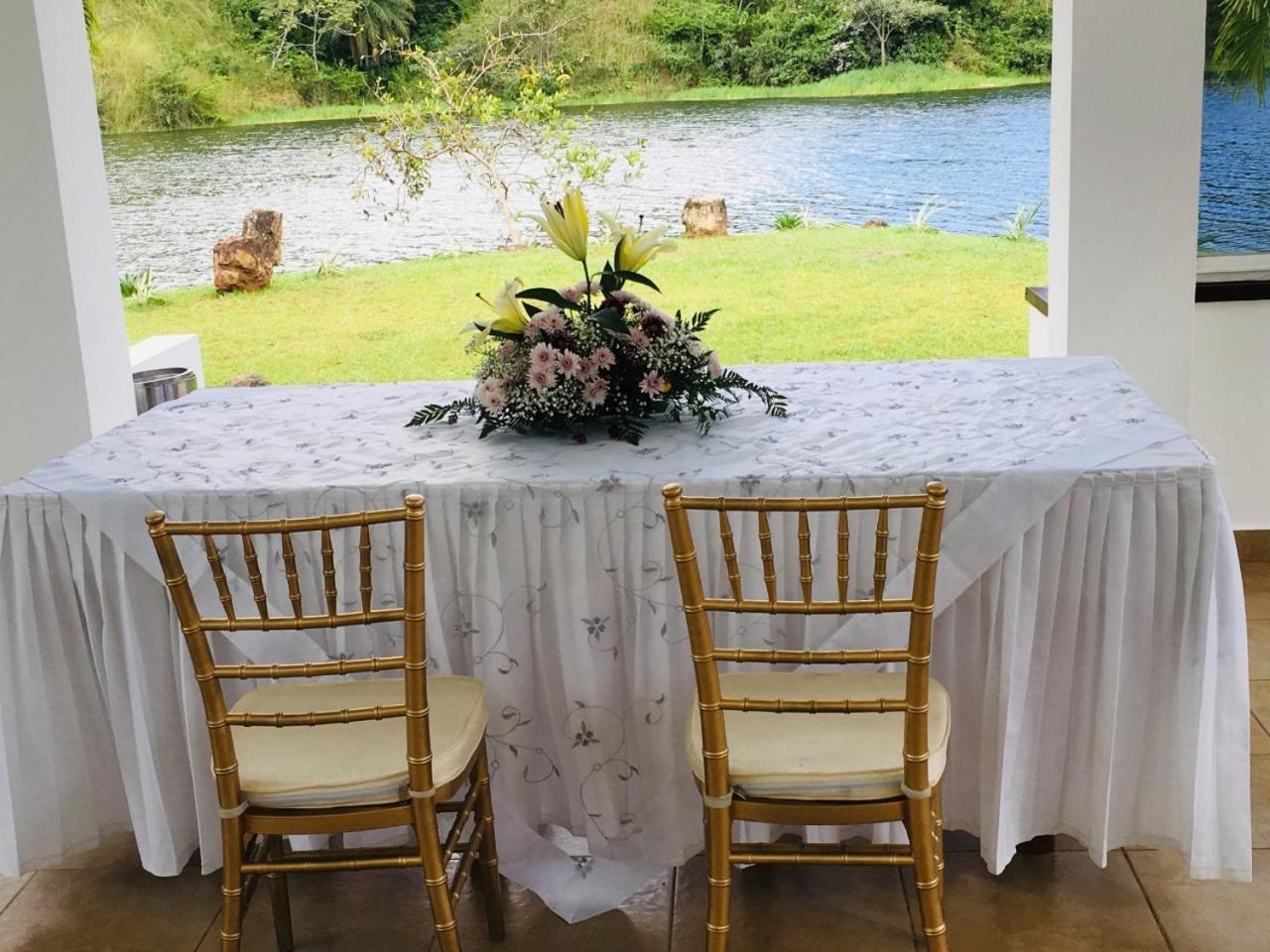 Hotel Vista Lago Santiago Eksteriør bilde